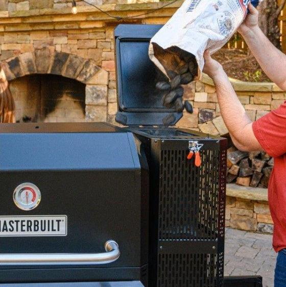 Masterbuilt Gravity Series™ 800 Digital Charcoal Griddle + Grill + Smoker